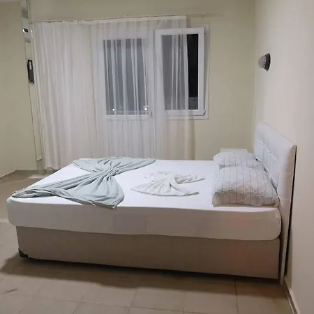 Mandarin Beach Hotel 3*